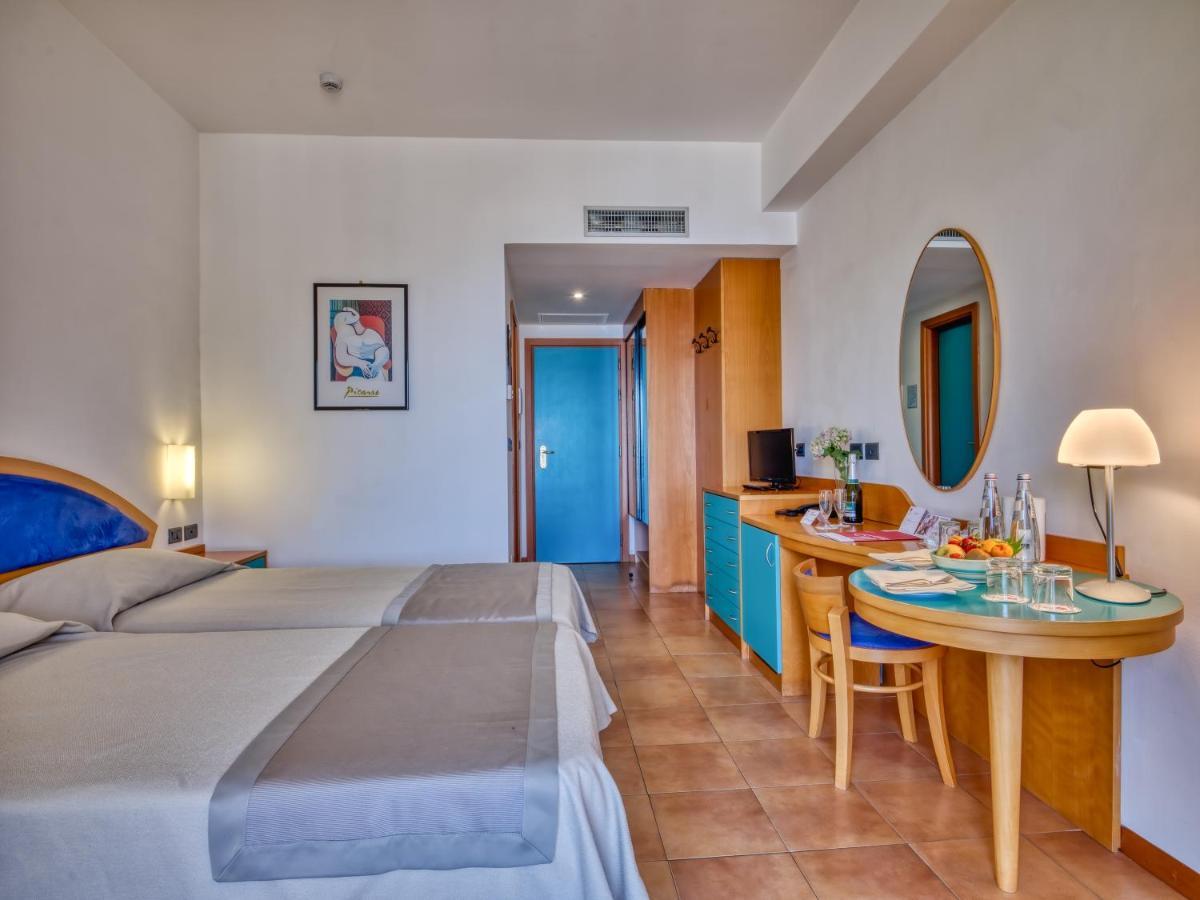 Hotel Antares เลโตยานนี ภายนอก รูปภาพ
