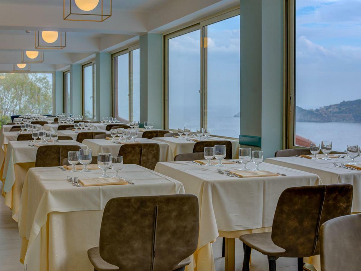 Hotel Antares เลโตยานนี ภายนอก รูปภาพ